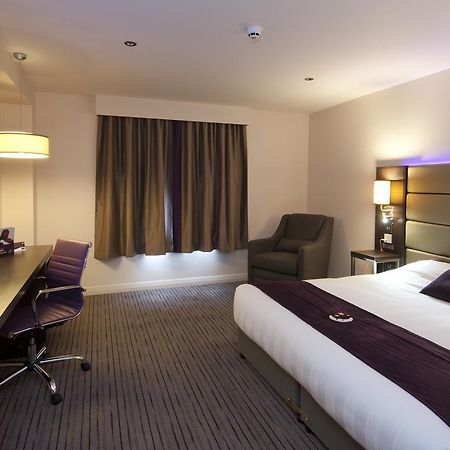 Premier Inn London Romford Central Exteriér fotografie