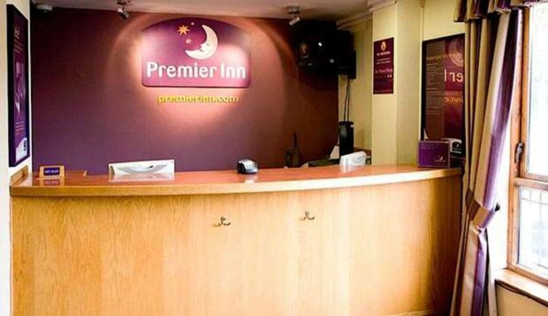 Premier Inn London Romford Central Exteriér fotografie